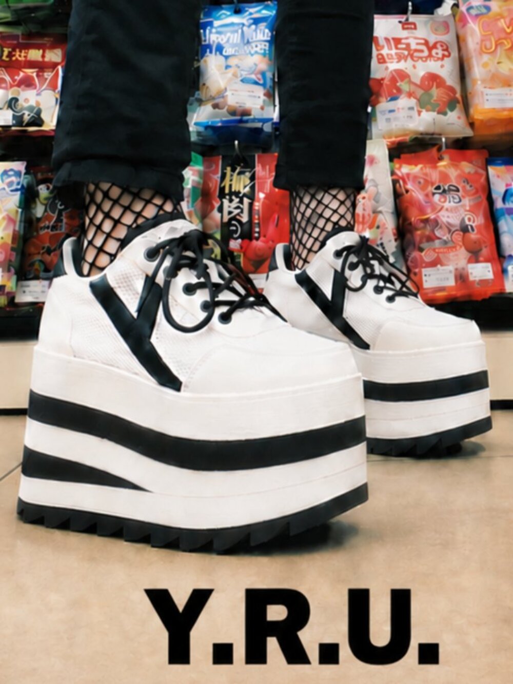 🎸💿🛼ICONIC 90s Vibe🛼📺🎸 Y.R.U. Karazii Platform Sneakers White & Black